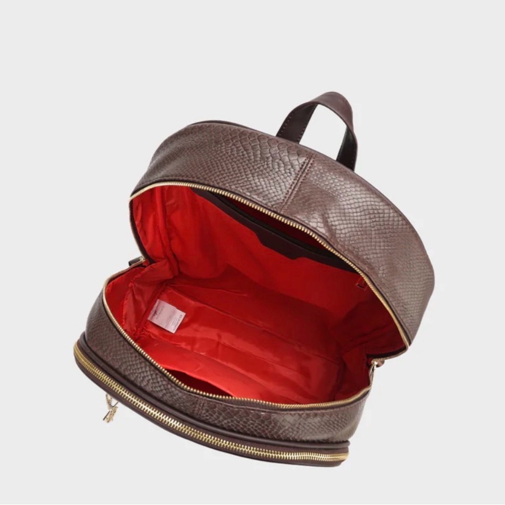 NWT TOTE& CARRY SIGNATURE TRAVELER BACKPACK IN CHOCOLATE - Picture 4 of 15